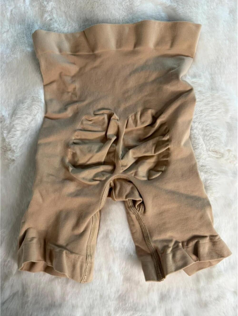 SKIMS Butt Lift Shaper Shorts Clay Small NEW